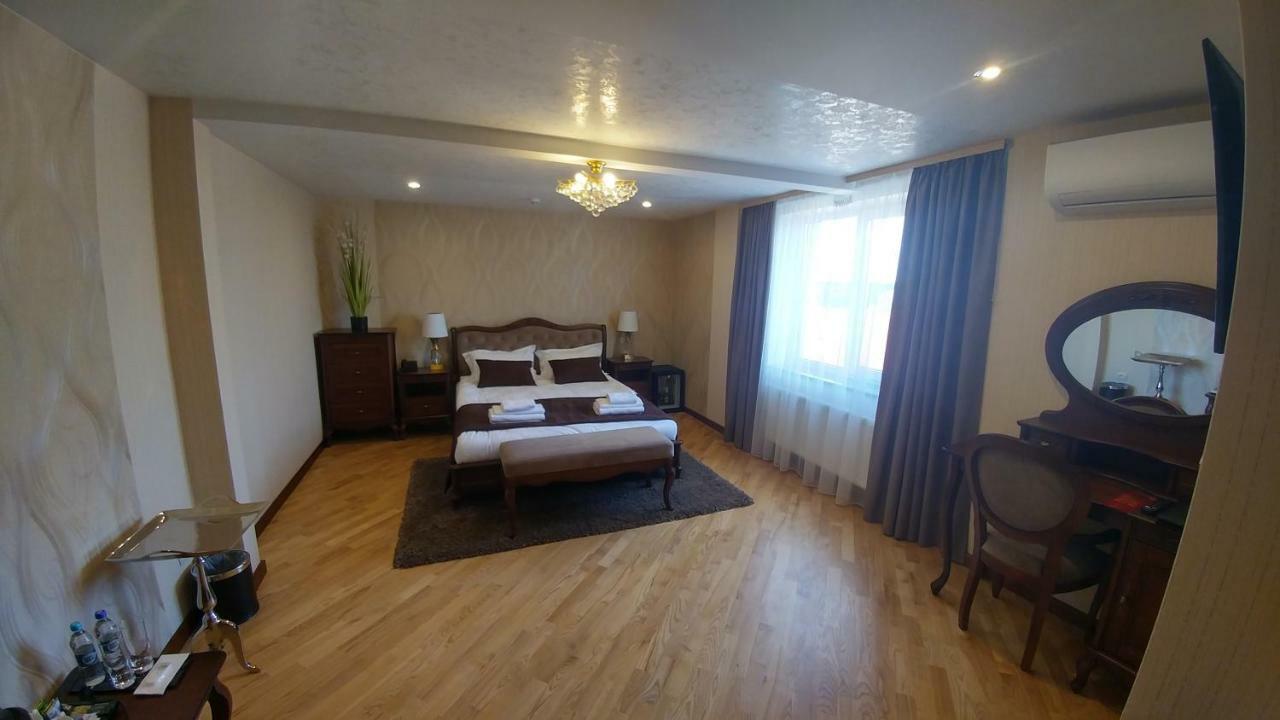 Hotel Meridian Brody 외부 사진