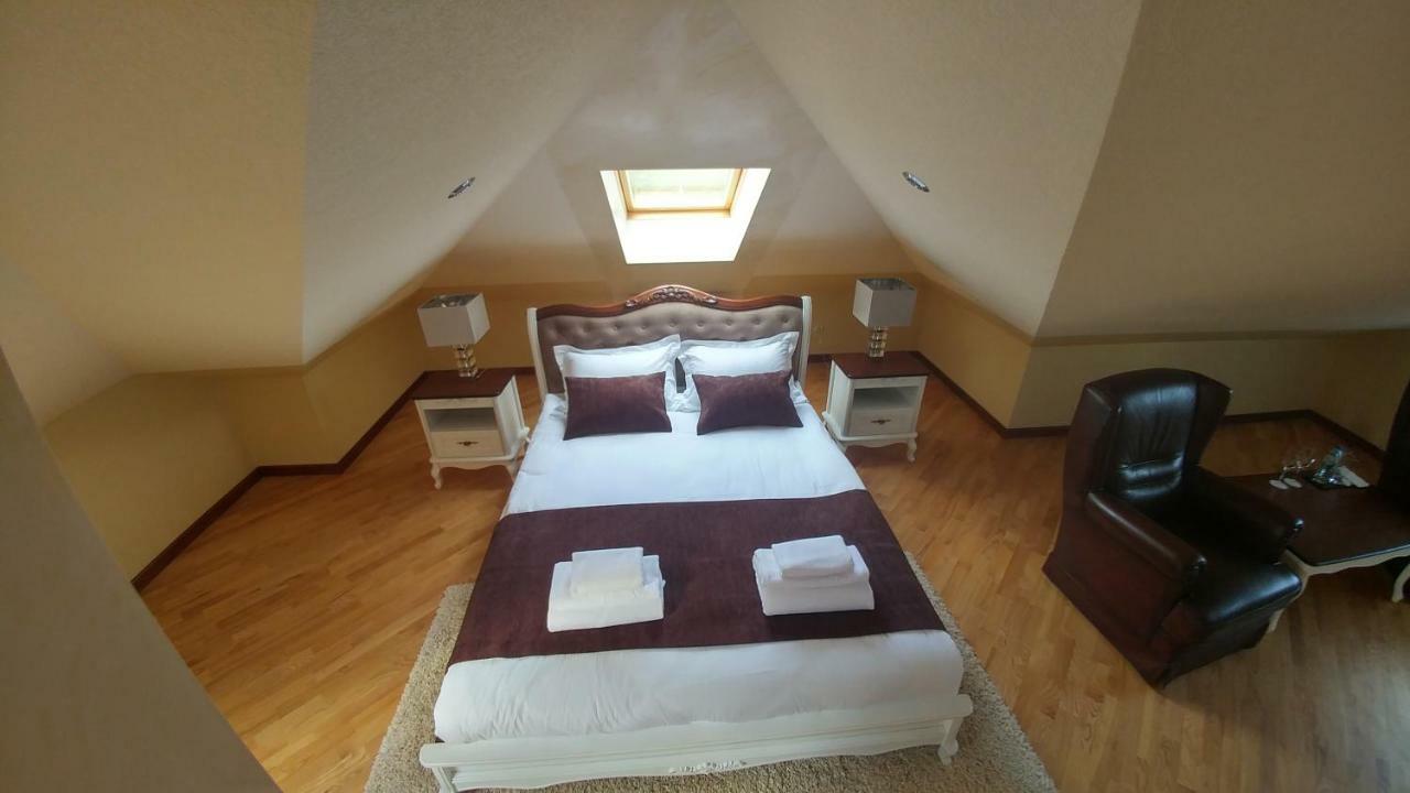 Hotel Meridian Brody 외부 사진